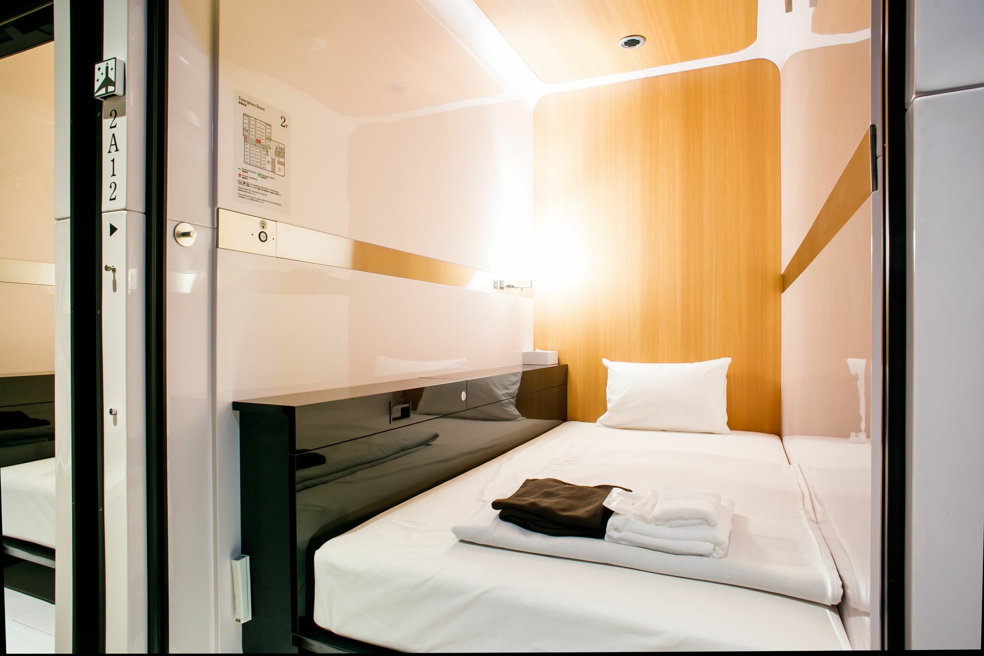 First Cabin Tkp Nagoya Station Hotel Eksteriør billede